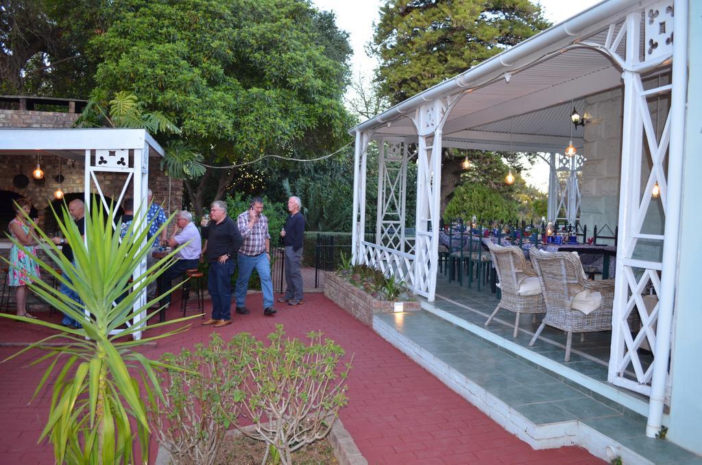 Adley House Acomodação com café da manhã Oudtshoorn Exterior foto
