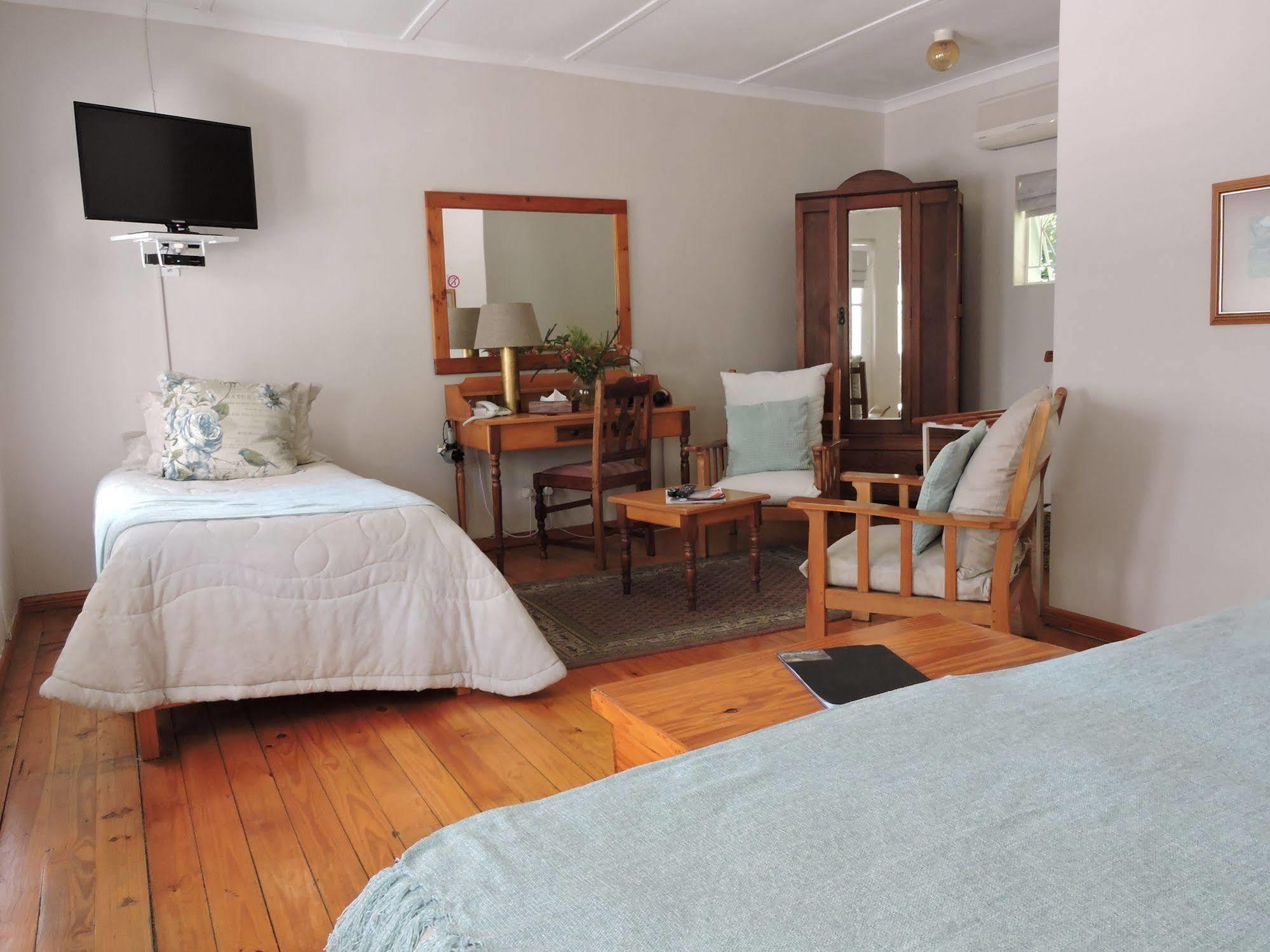 Adley House Acomodação com café da manhã Oudtshoorn Exterior foto